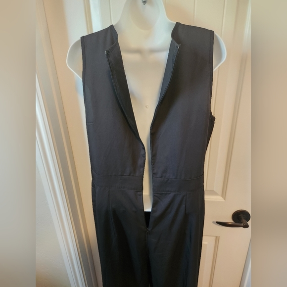 Gorman Black Vneck Faux Wrap Front Jumpsuit Size M | Like New - Picture 4 of 7